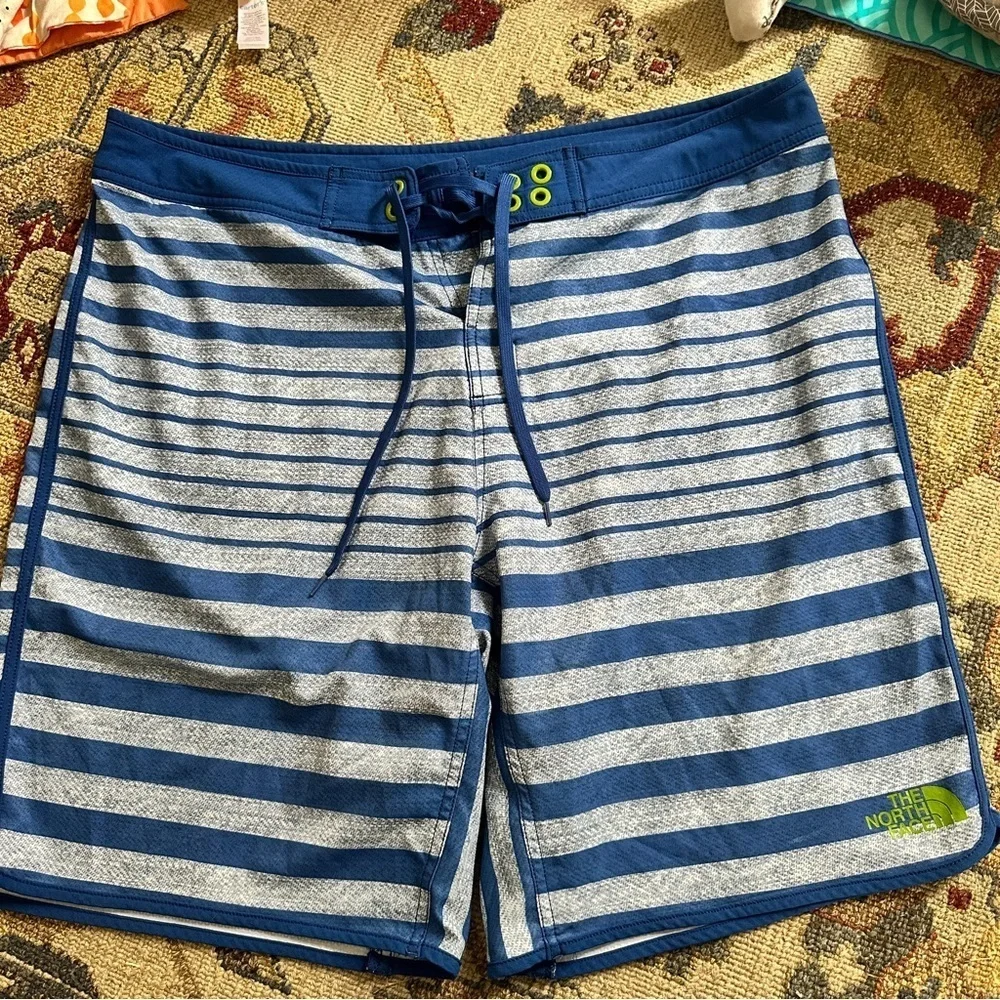 Mens The North Face Blue Striped Shorts sz 38
